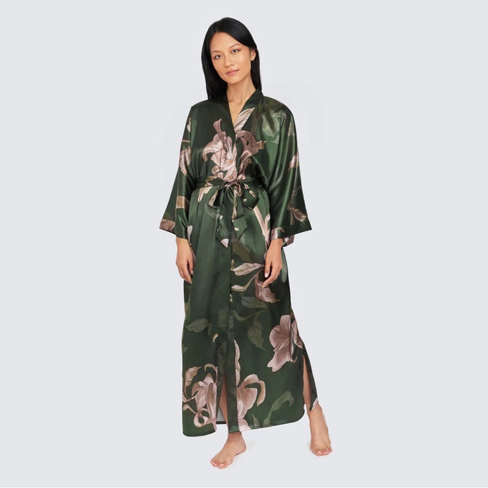 [NWT] KIM+ONO Kimono Robe in Olive